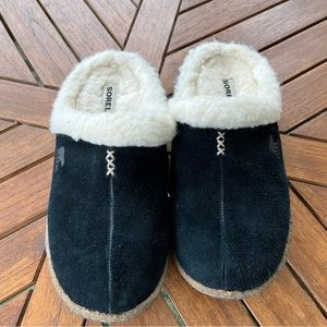 SALE! Sorel Nakiska slip on slippers black womens size 8- almost new!